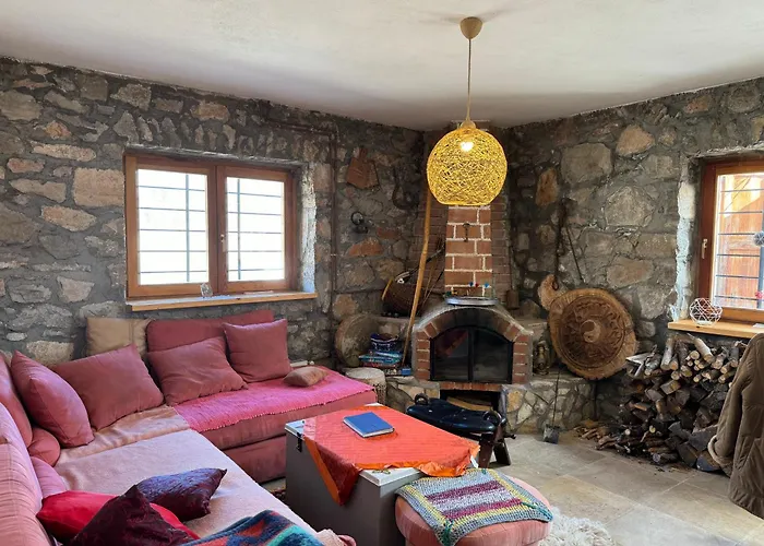 Mountain House Varda